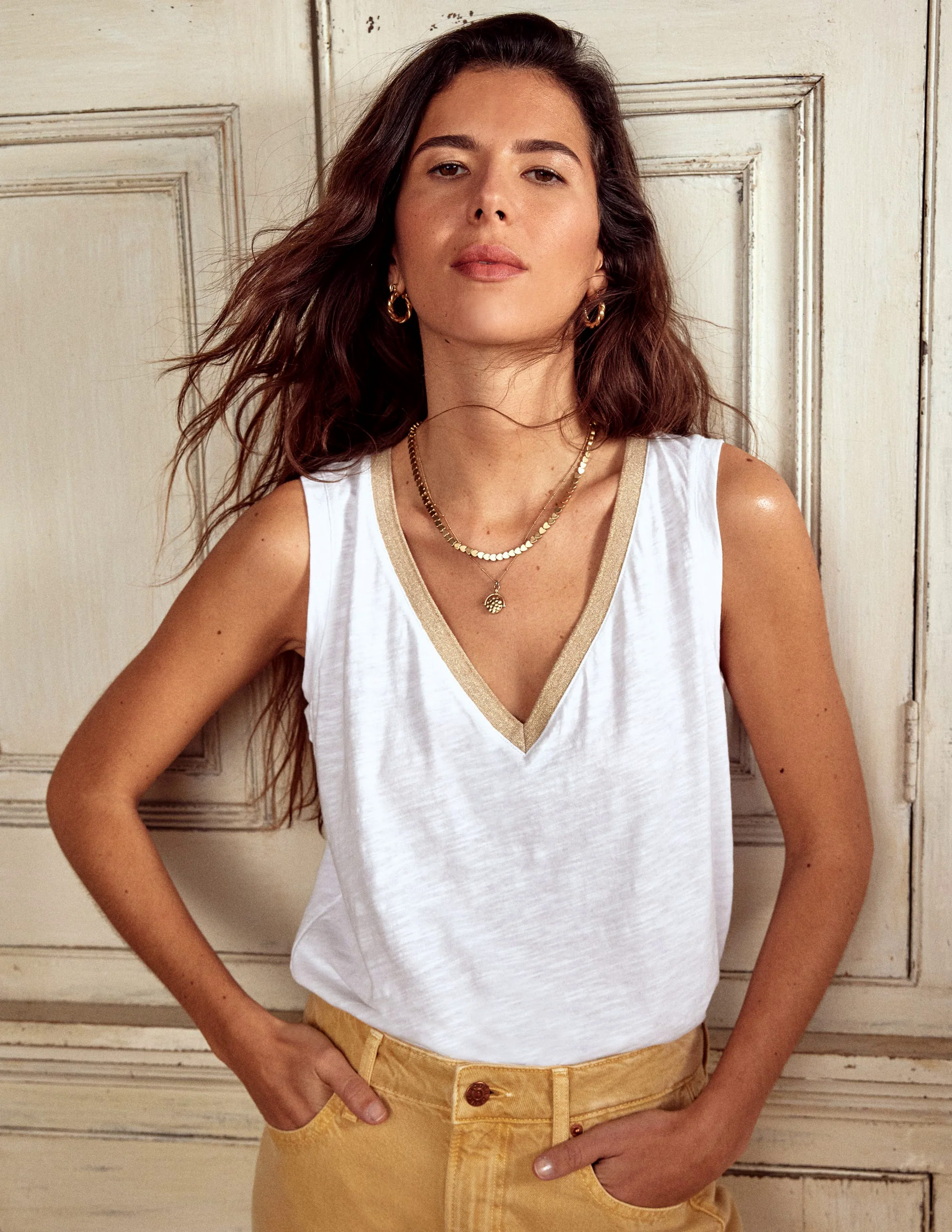 Metallic Trim V Neck Vest-White